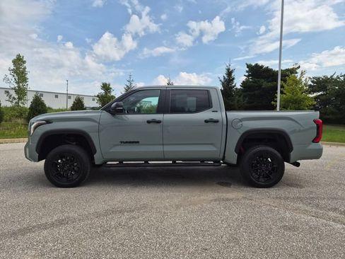 Used 2026 Toyota Tundra SR5 w/ SR5 Convenience Package AWD/4WD image 8