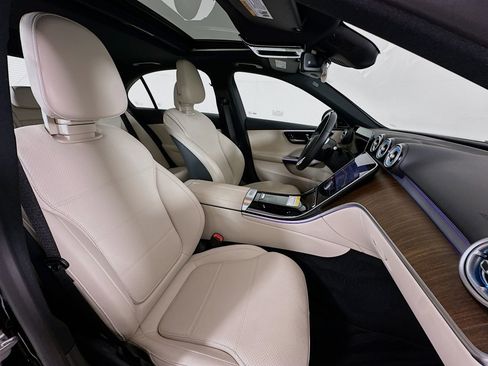 Used 2025 Mercedes-Benz C 300 Sedan image 31