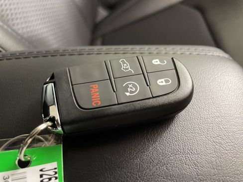 New 2026 Jeep Compass Latitude w/ Sun and Sound Group AWD/4WD image 46