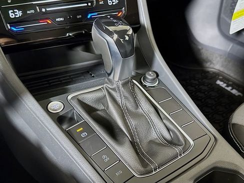 New 2026 Volkswagen Jetta SE FWD image 10