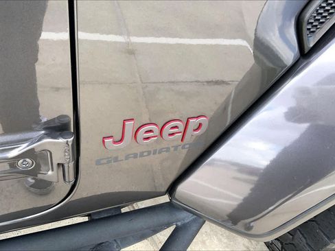 Used 2021 Jeep Gladiator Rubicon w/ LED Lighting Group AWD/4WD image 10