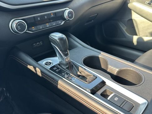 Certified 2022 Nissan Altima 2.5 SR image 13