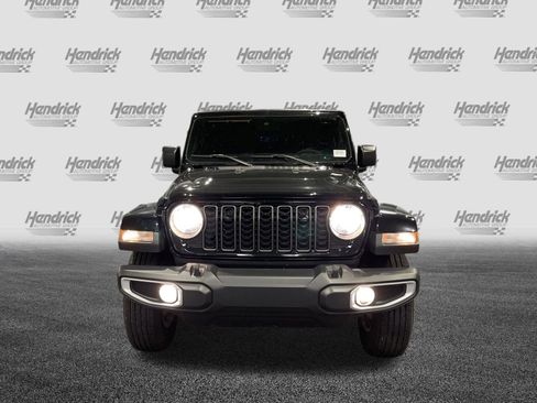 Used 2024 Jeep Gladiator Sport image 3