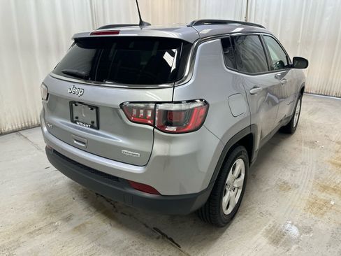 Used 2019 Jeep Compass Latitude w/ Cold Weather Group image 9
