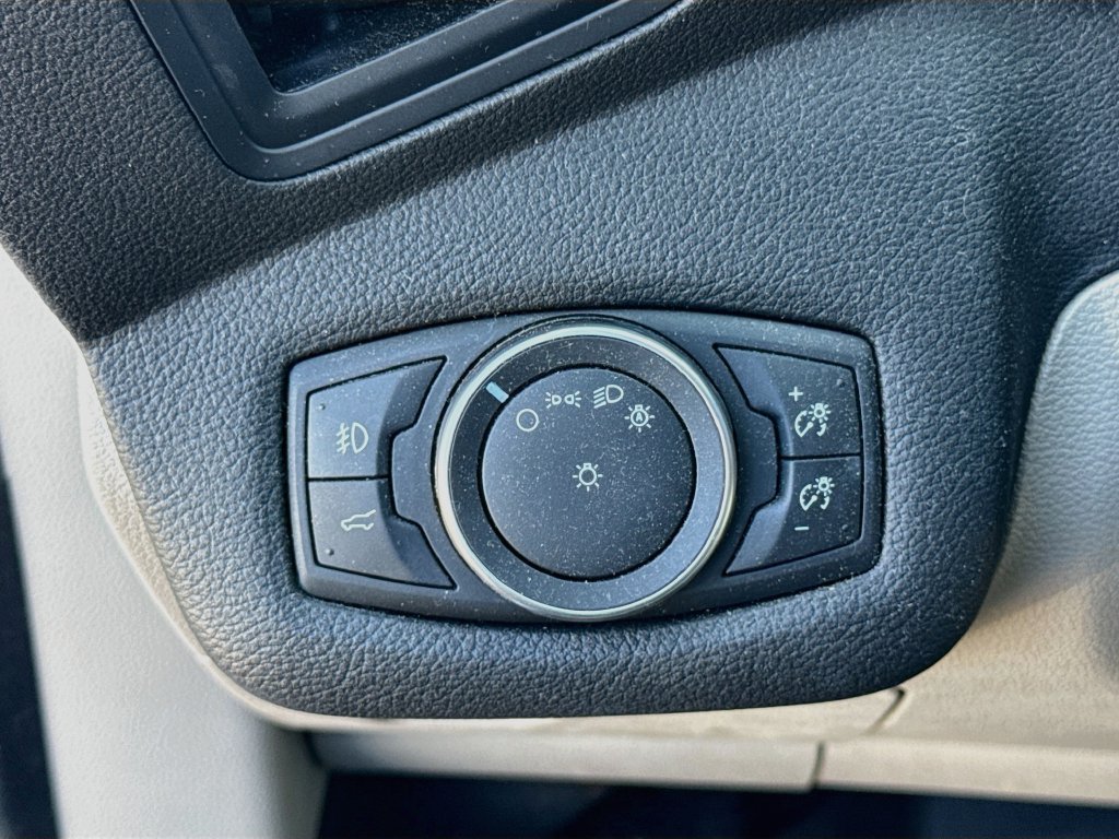Used 2018 Ford Escape SE FWD image 11