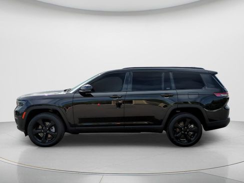 Used 2025 Jeep Grand Cherokee L Limited w/ Black Appearance Package image 8