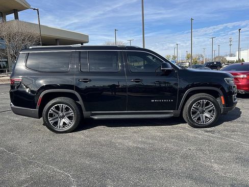 Used 2022 Jeep Wagoneer Series III w/ Convenience Group I image 2