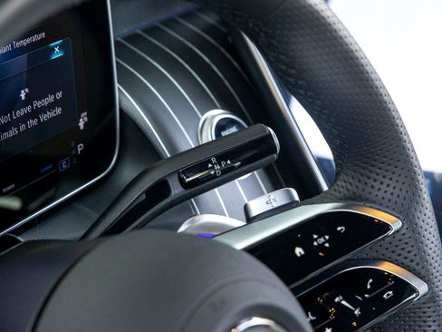 Used 2026 Mercedes-Benz GLC 300 image 19