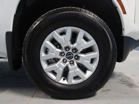 Used 2023 Nissan Frontier SV w/ SV Convenience Package image 37