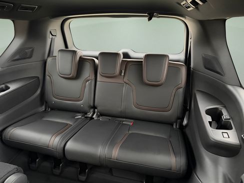 Used 2026 Nissan Armada SL w/ Captain's Chari Seat Package AWD/4WD image 16