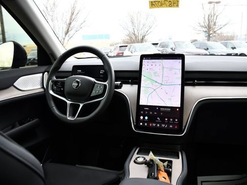 Used 2025 Volvo EX90 Ultra image 18