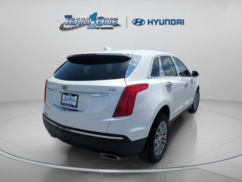 Used 2017 Cadillac XT5 Luxury w/ Driver Awareness Package FWD image 8