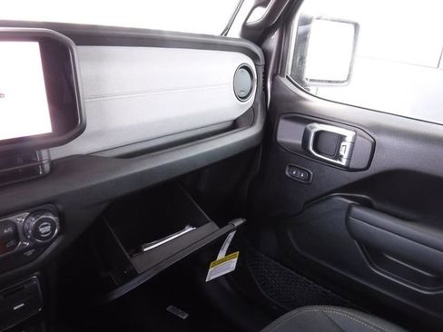 New 2026 Jeep Gladiator Willys image 35