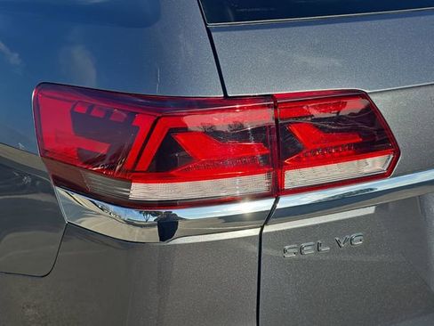 Used 2022 Volkswagen Atlas SEL Premium image 36