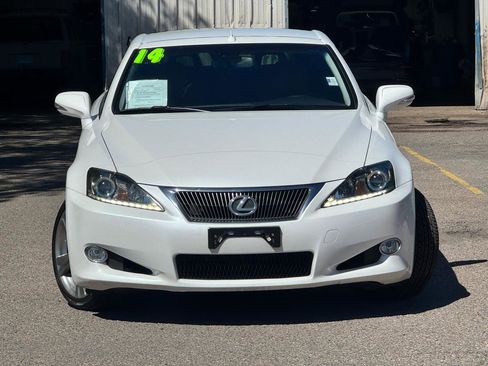 Used 2014 Lexus IS 250C w/ Luxury Package RWD image 3