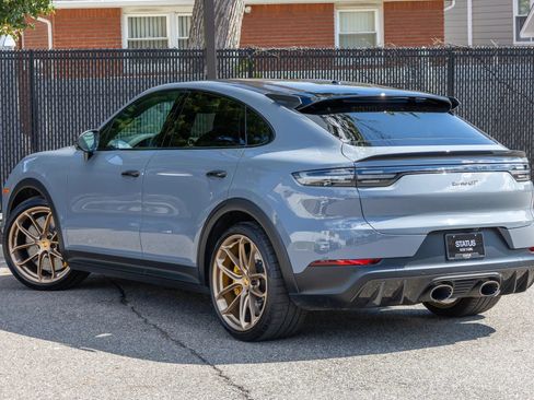 Used 2023 Porsche Cayenne Turbo GT AWD/4WD image 33