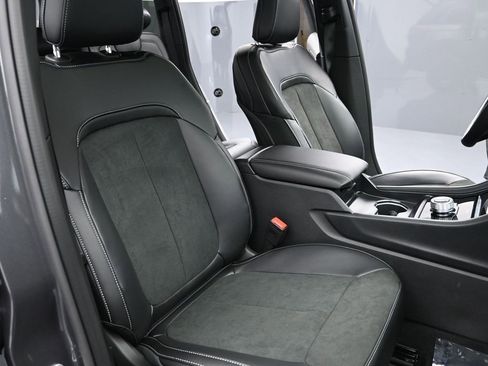 New 2026 Jeep Grand Cherokee Altitude image 23