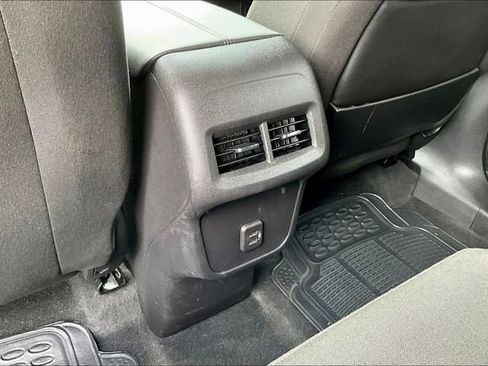 Used 2024 GMC Terrain SLE AWD/4WD image 10