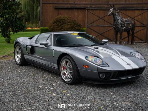 Used 2006 Ford GT image 12