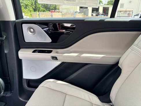 New 2025 Lincoln Aviator Reserve w/ Luxury Package image 15
