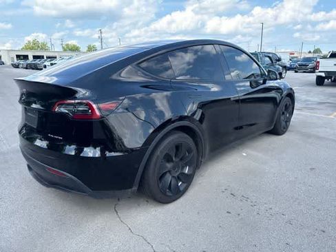 Used 2021 Tesla Model Y Long Range AWD/4WD image 5
