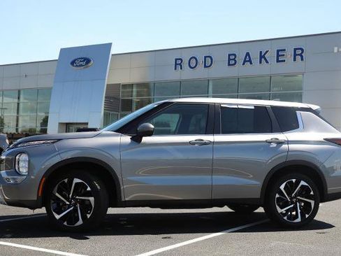 Used 2023 Mitsubishi Outlander SE AWD/4WD image 3