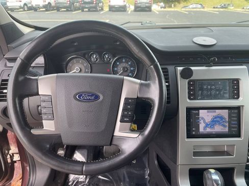 Used 2010 Ford Flex SE FWD image 17