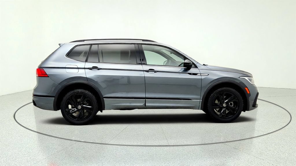 Used 2023 Volkswagen Tiguan SE R-Line FWD image 4
