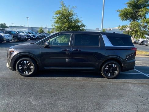 Used 2026 Kia Carnival LXS FWD image 4