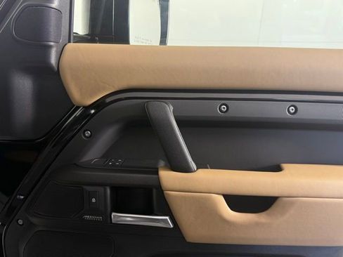 New 2025 Land Rover Defender 110 V8 image 17