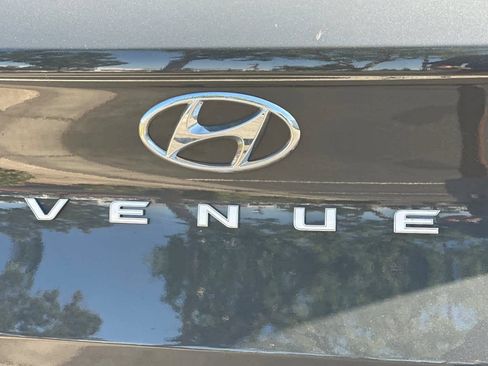 Used 2026 Hyundai Venue SEL FWD image 28