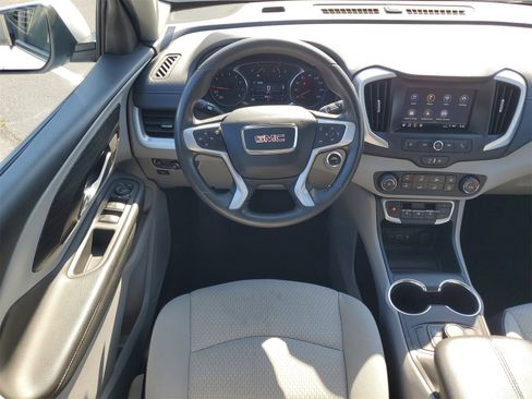 Used 2024 GMC Terrain SLE image 25