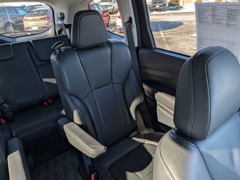 Used 2023 Subaru Ascent Touring image 14