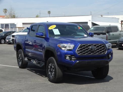 Used 2022 Toyota Tacoma TRD Off-Road w/ Technology Package image 2