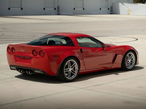 Used 2009 Chevrolet Corvette Z06 w/ Preferred Equipment Group RWD image 7