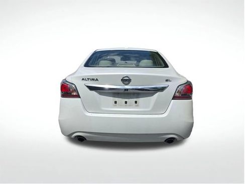 Used 2015 Nissan Altima 2.5 SL w/ Moonroof Package FWD image 9