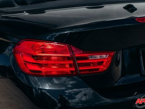 Used 2015 BMW M4 Convertible image 45