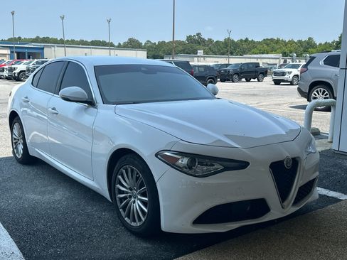 Used 2021 Alfa Romeo Giulia Sprint w/ Cold Weather Package AWD/4WD image 5