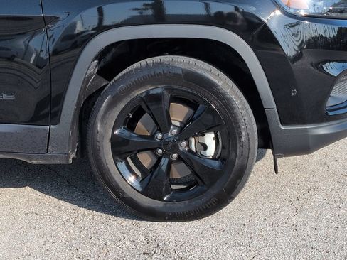 Certified 2023 Jeep Cherokee Altitude Lux w/ Lux Elite Package AWD/4WD image 10