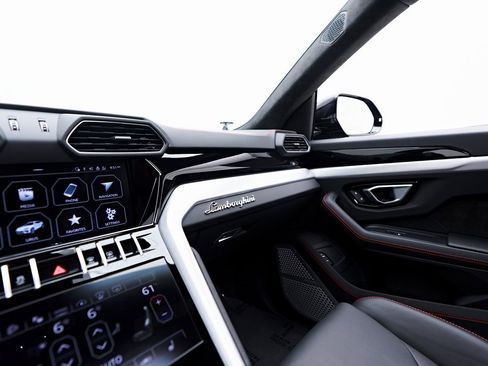 Used 2022 Lamborghini Urus image 85