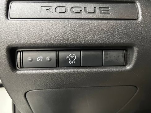 Used 2024 Nissan Rogue S FWD image 43