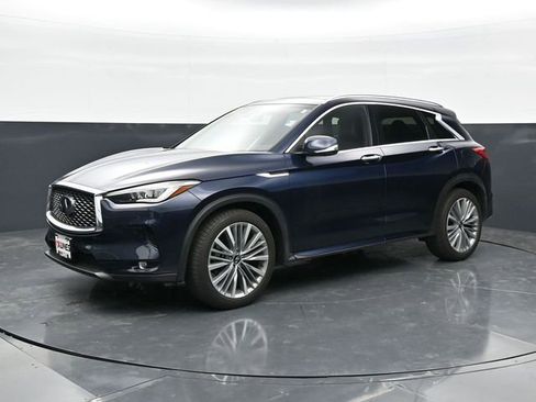 Used 2023 INFINITI QX50 Sensory AWD/4WD image 3