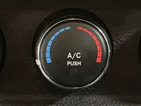 Used 2016 Jeep Wrangler Sahara w/ Connectivity Group AWD/4WD image 31
