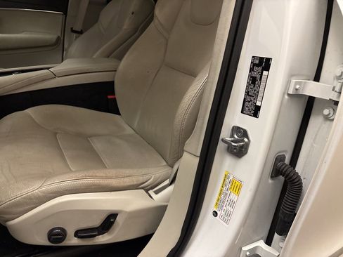Used 2020 Volvo XC90 T6 Momentum image 10