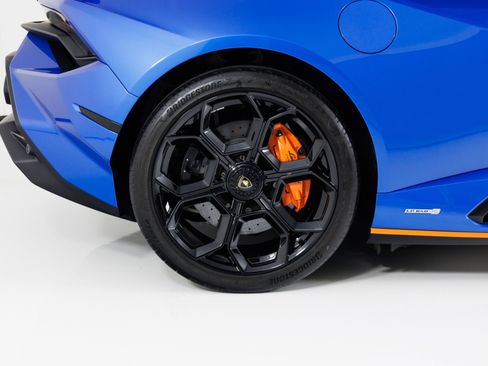 Used 2023 Lamborghini Huracan Tecnica RWD image 12