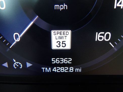 Used 2020 Volvo XC40 T5 R-Design AWD/4WD image 21
