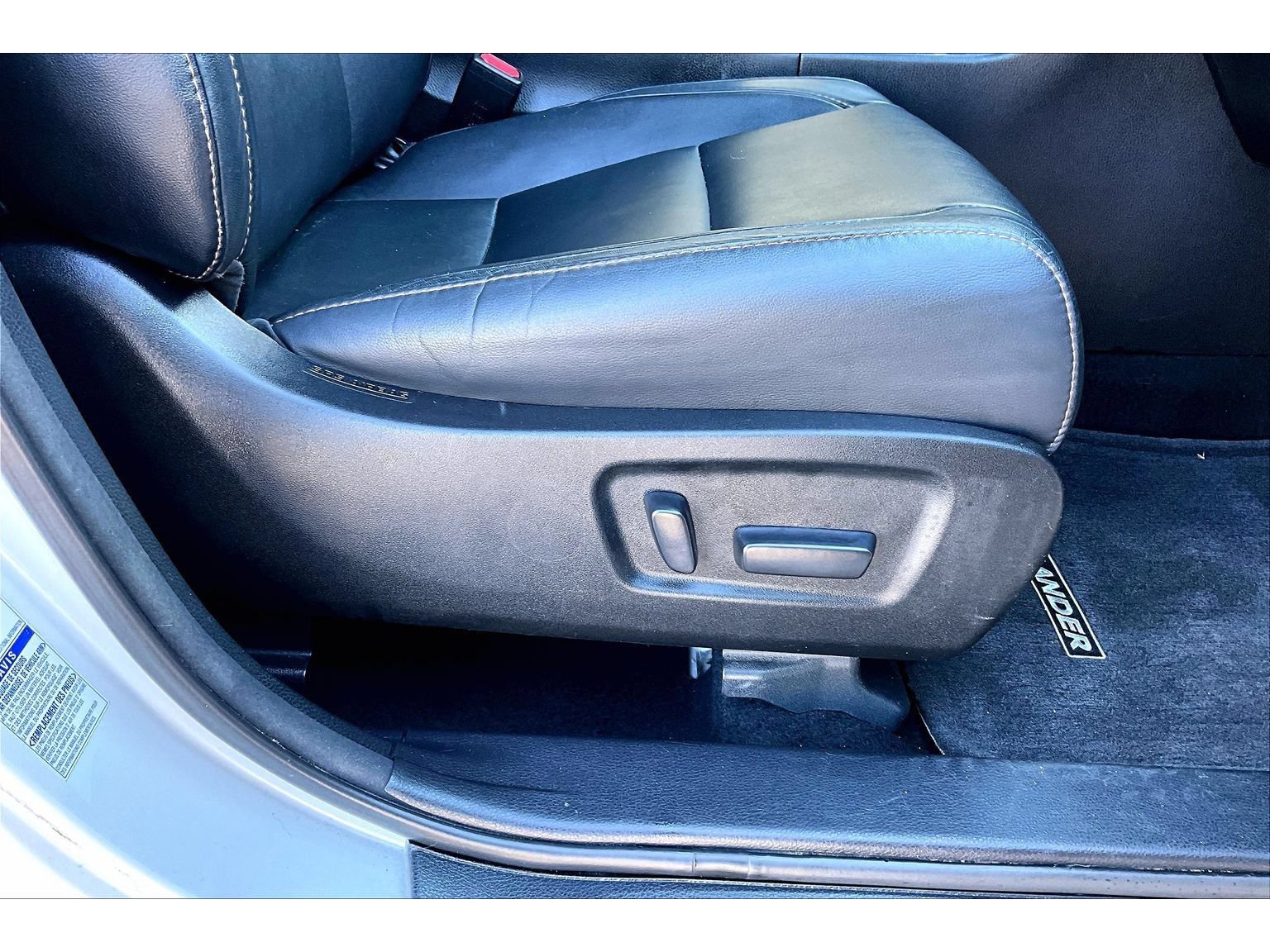 Used 2017 Toyota Highlander XLE w/ Carpet Mat Package AWD/4WD image 52