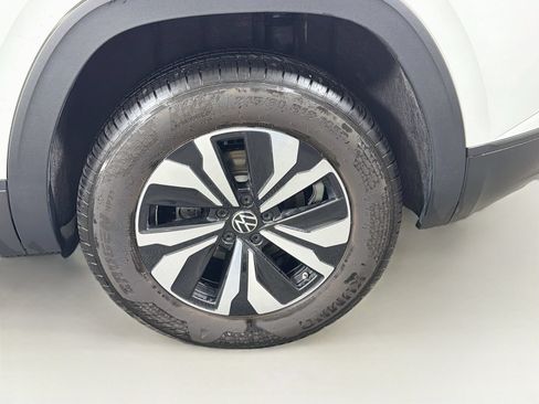 Used 2025 Volkswagen Atlas Cross Sport SE AWD/4WD image 32