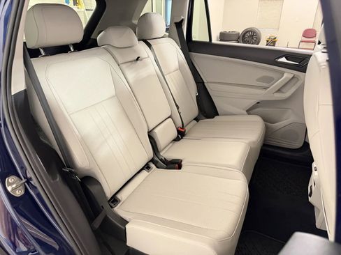 Used 2023 Volkswagen Tiguan SE w/ Panoramic Sunroof Package AWD/4WD image 35