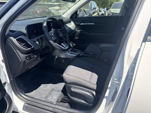 Used 2026 Kia Seltos LX AWD/4WD image 18